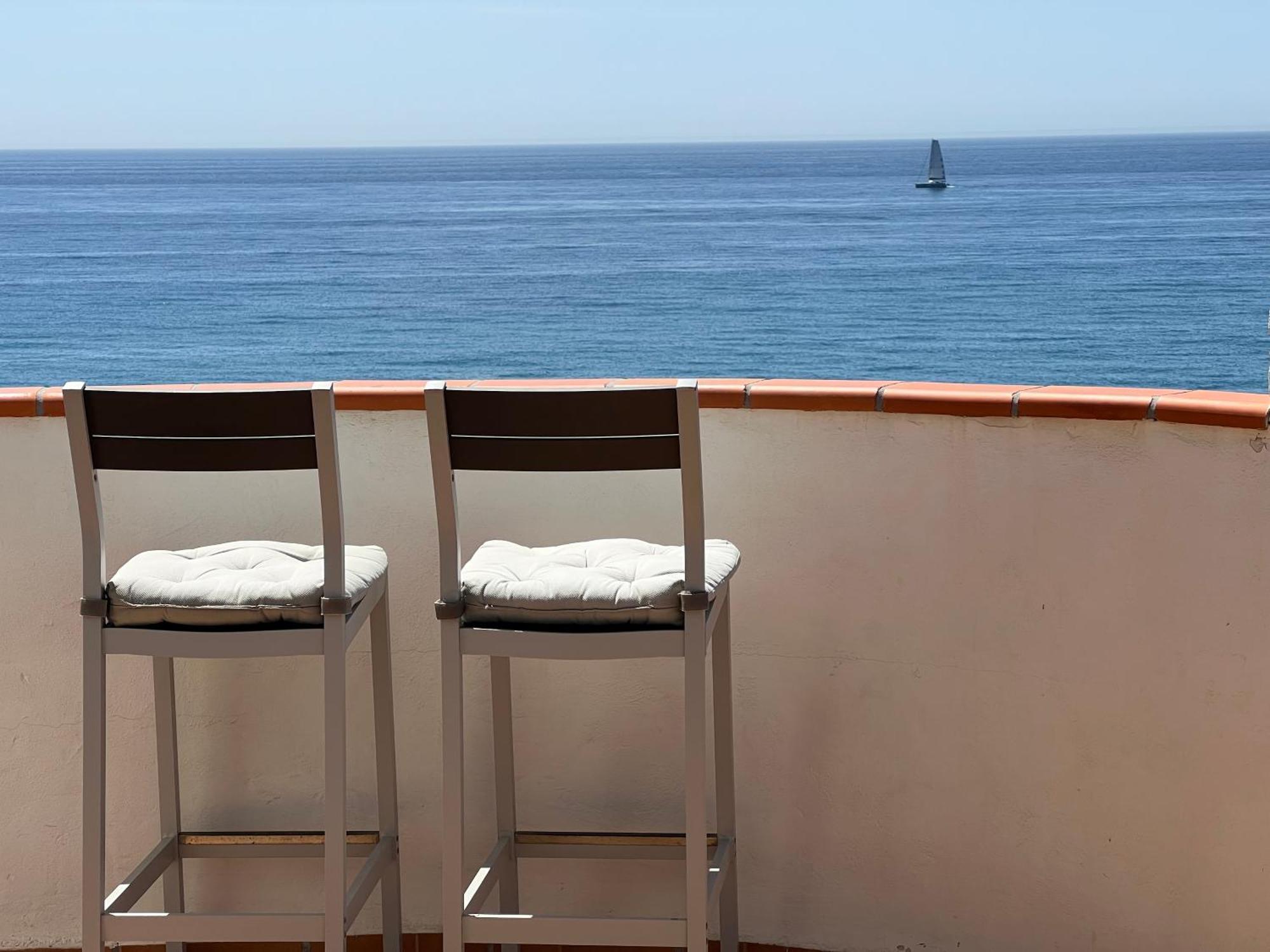 Beachfront Penthouse Apartment With Large Terrace And Breathtaking Sea Views Close To Marbella Spain Ситио-де-Калаонда Экстерьер фото