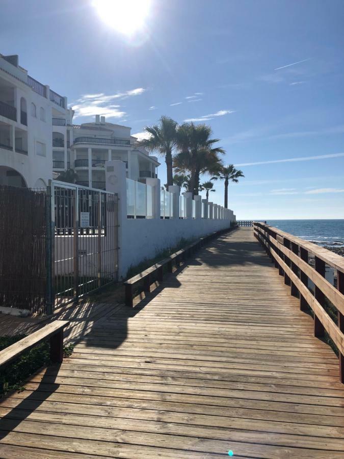 Beachfront Penthouse Apartment With Large Terrace And Breathtaking Sea Views Close To Marbella Spain Ситио-де-Калаонда Экстерьер фото